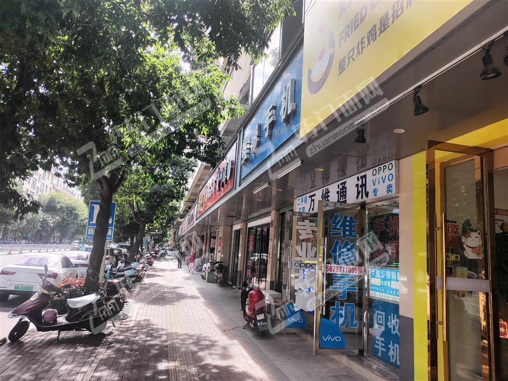 赣县区梅林大街临街小吃店转让（可空店）